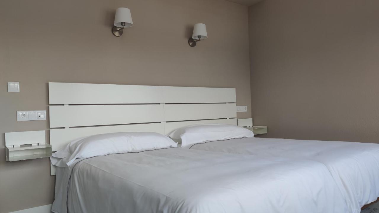Hotel Roman Naveces 外观 照片